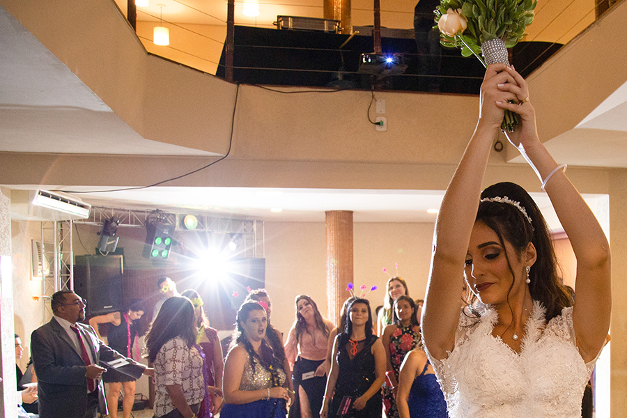 Casamento; wedding; fotografia de casamento; casamento em santo andré; Fotógrafo de santo andré; fotógrafo de casamento; noiva jogando buffet