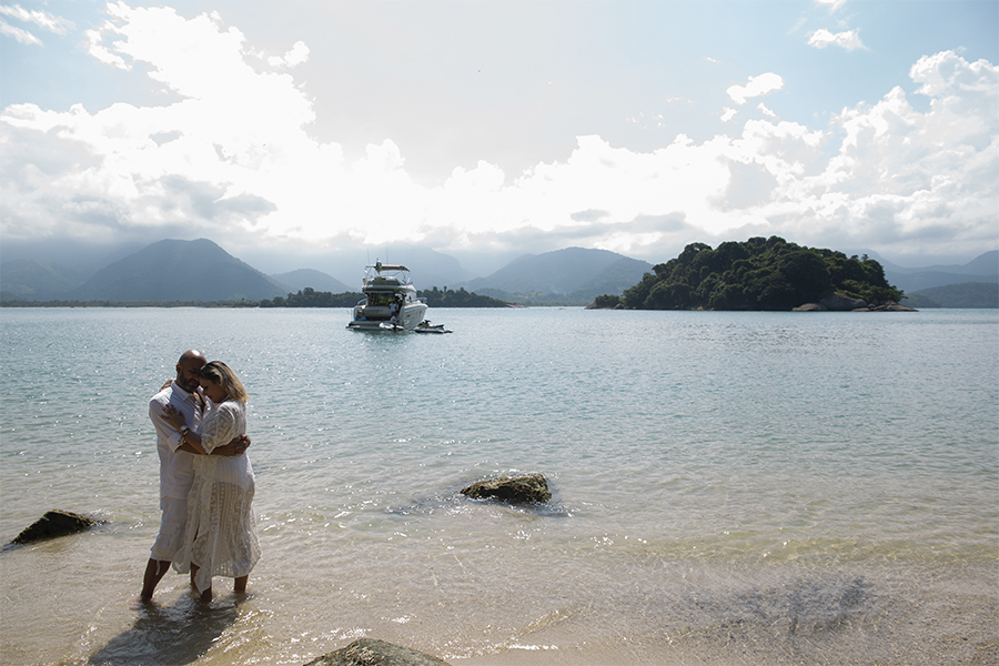 Pré Wedding Vivian e Eduardo; Ensaio na praia; pre wedding paraty; pre wedding na praia; ensaio paraty; ensaio na lancha; pre wedding na lancha