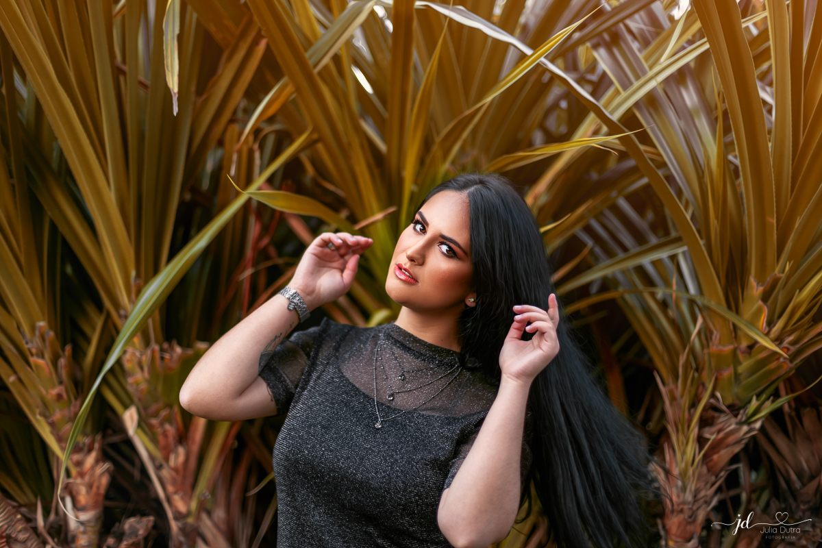 Fotografia externa. Balançando o cabelo