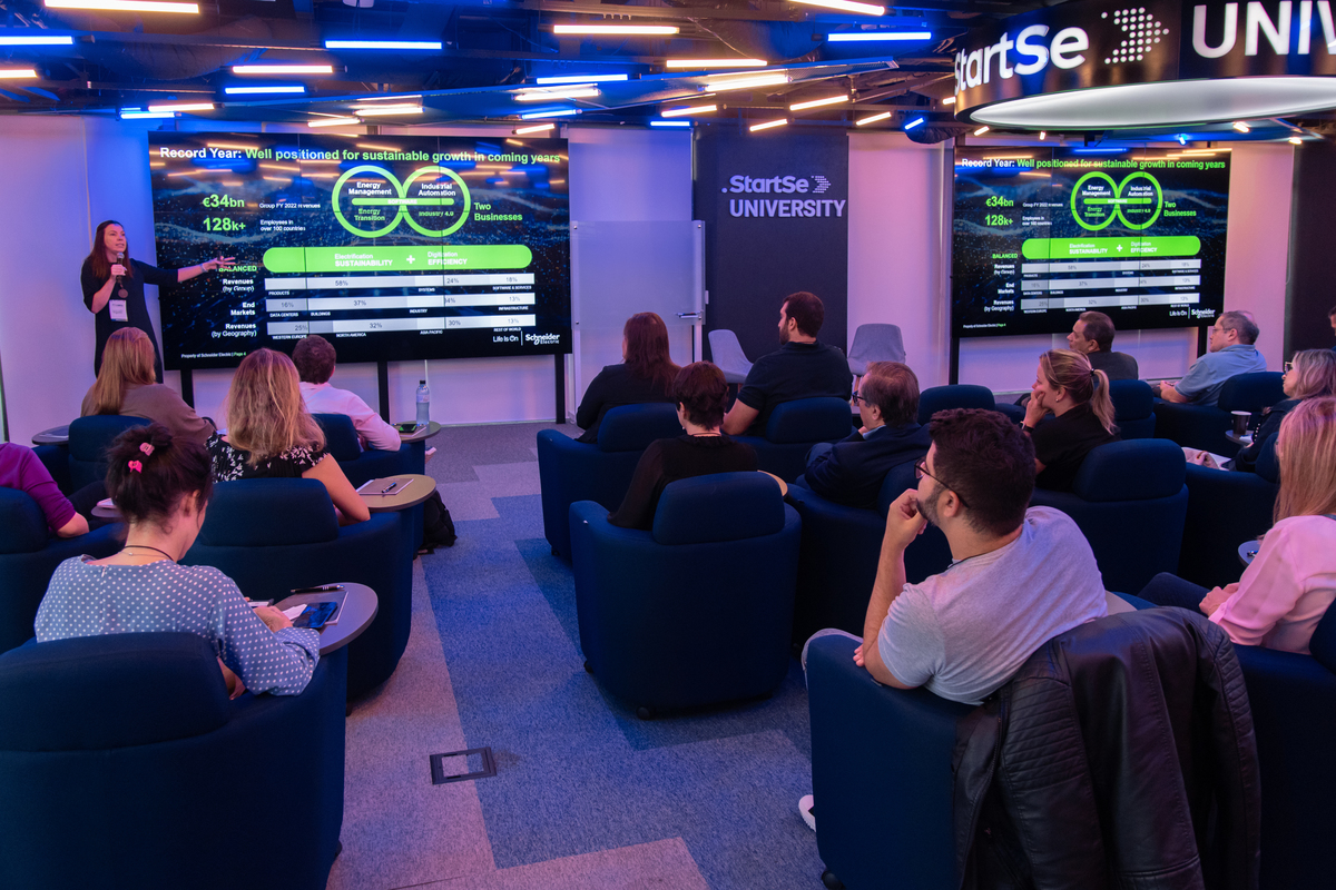 Palestrante Daniela Cardin - Schneider Eletric