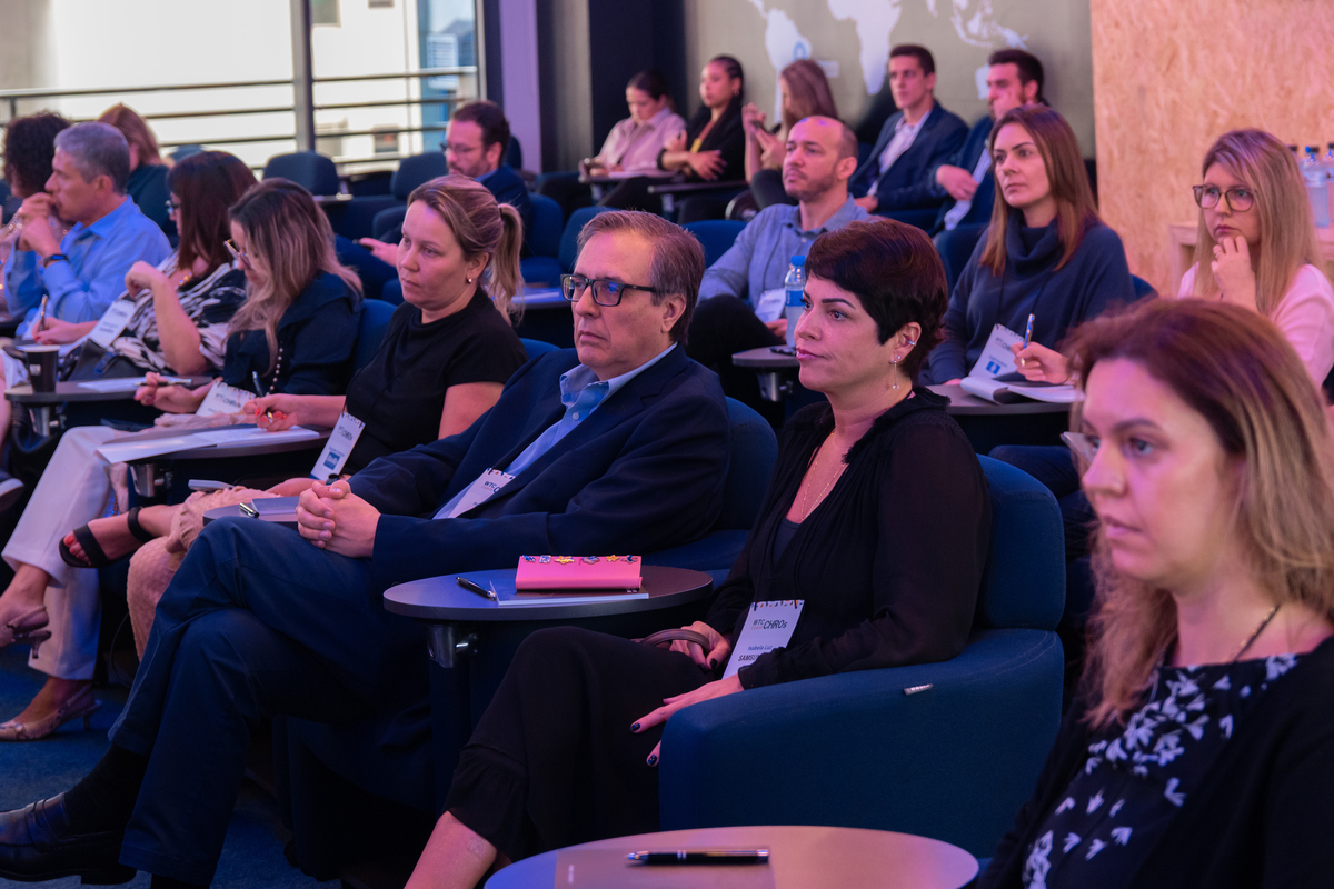 Plateia presente totalmente imersa