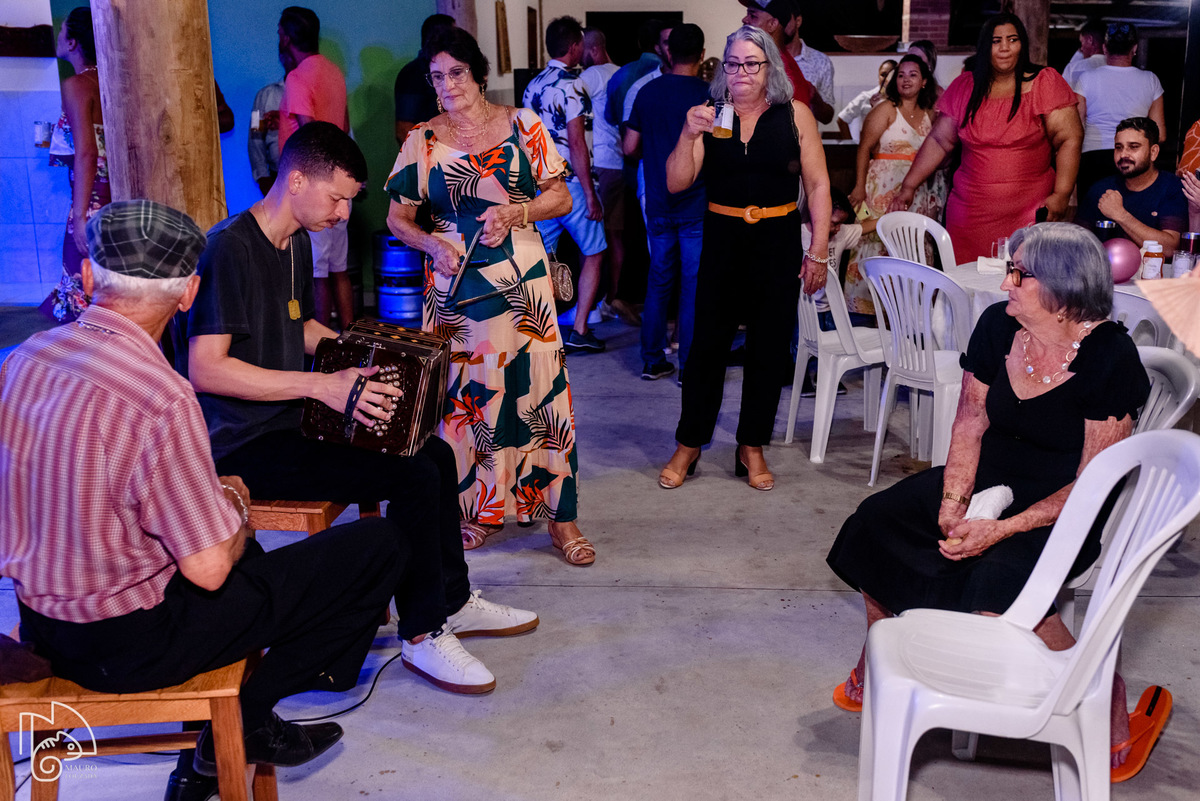 silvina demuner, d. silvina fez 89, níver silvina demuner, família demuner, fotos do aniversário da silvina demuner, festa em ibiraçú, cerimonial conti della, mauro louzada fotografia, sua história minhas fotos, fotógrafo aracruz, fotografia documental, 