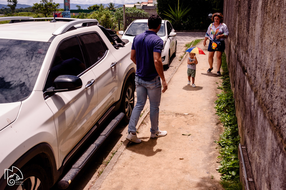 Pedro, primeiro dia do Pedro na escolinha, Pedrinho vai à escola, dia de creche, família do Pedro, CMEI Profa. Maria José Ghidetti Rocha, Mauro Louzada Fotografia, sua história minhas fotos, fotografia documental, fotógrafo Aracruz, fotógrafo de família