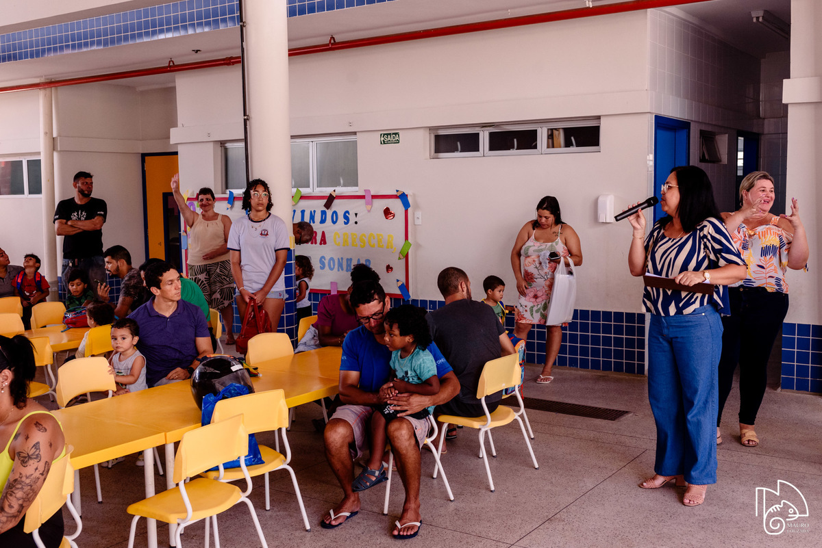 Pedro, primeiro dia do Pedro na escolinha, Pedrinho vai à escola, dia de creche, família do Pedro, CMEI Profa. Maria José Ghidetti Rocha, Mauro Louzada Fotografia, sua história minhas fotos, fotografia documental, fotógrafo Aracruz, fotógrafo de família