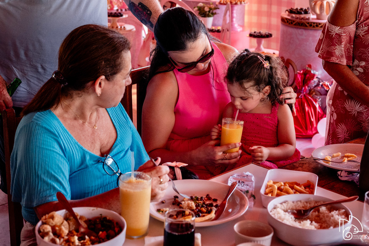 níver rebeca, aniversário infantil, 3 anos da rebeca, fotos do aniversário da rebeca, festinha infantil, festa em família, mauro louzada fotografia, sua história minhas fotos, fotógrafo aracruz, fotógrafo de casamento, fotógrafo de família, níver aracruz