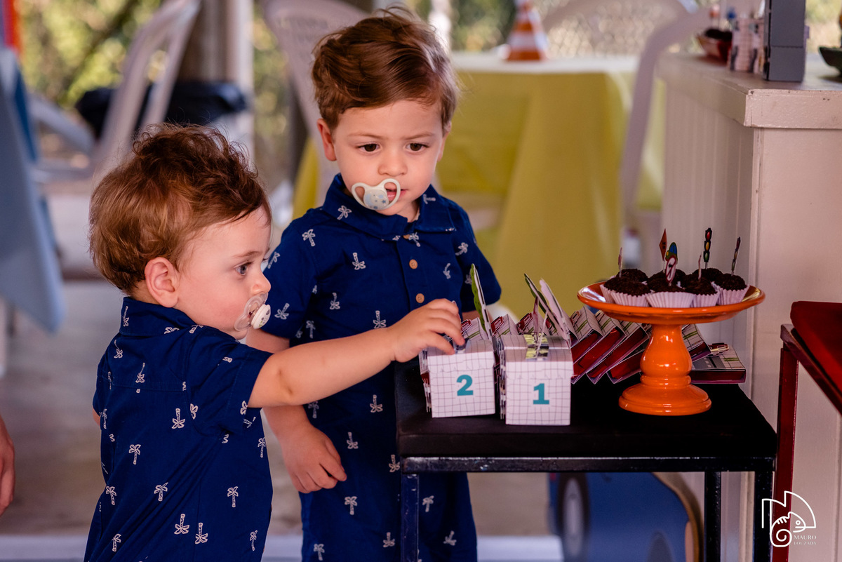 níver Thales e Matteo, aniversário infantil, aniversário irmaos Thales e Matteo, fotos do aniversário Thales e Matteo, festa infantil, festa em família, mauro louzada fotografia, sua história minhas fotos, fotógrafo aracruz, fotógrafo de familia