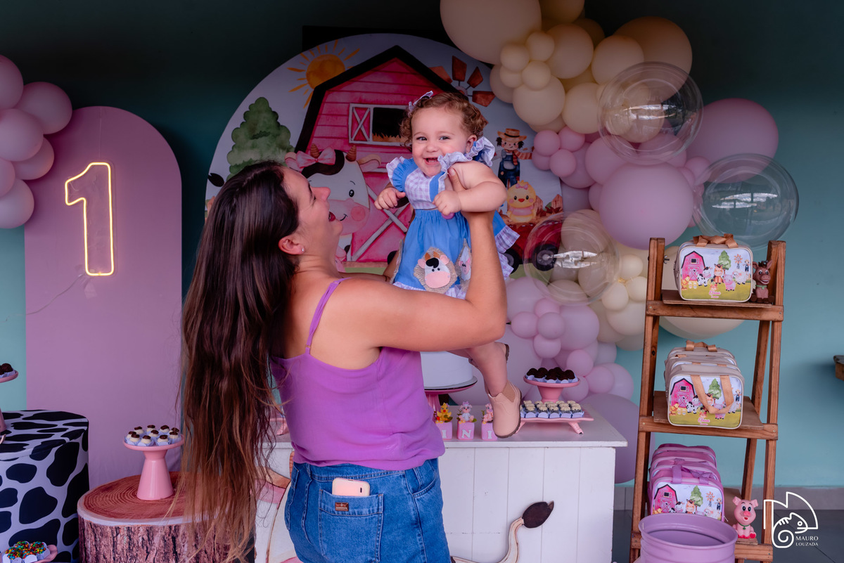níver Elaini, aniversário infantil, 1 ano da Elaini, fotos do aniversário da Elaini, festa infantil, festa em família, festa no campo, mauro louzada fotografia, sua história minhas fotos, fotógrafo aracruz, fotógrafo de casamento, fotógrafo de família