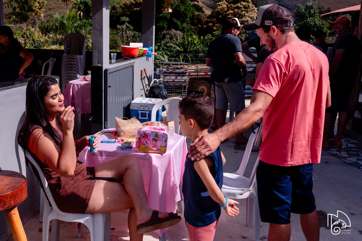 níver Elaini, aniversário infantil, 1 ano da Elaini, fotos do aniversário da Elaini, festa infantil, festa em família, festa no campo, mauro louzada fotografia, sua história minhas fotos, fotógrafo aracruz, fotógrafo de casamento, fotógrafo de família