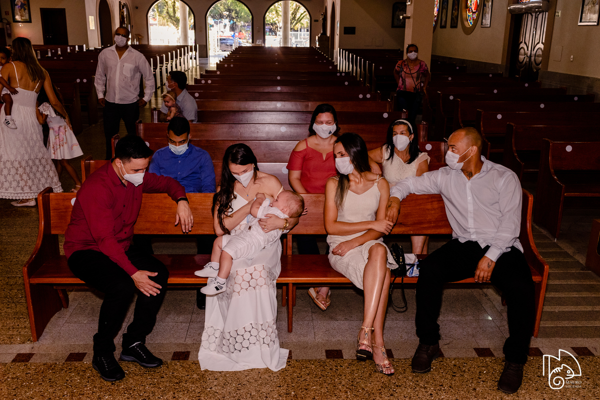fotografias do batizado do benício, batismo católico, batismo aracruz, fotos do batizado do benício, batismo, sacramento do batismo, mauro louzada fotografia, sua história minhas fotos, fotógrafo aracruz, fotógrafo de casamento, fotógrafo de família