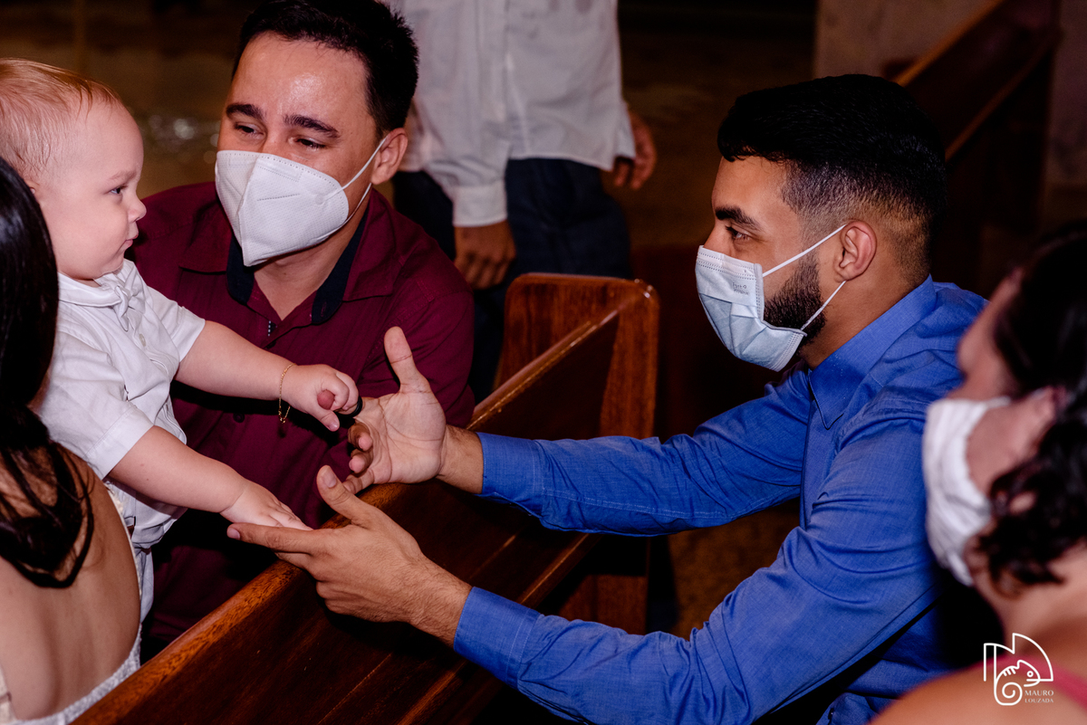 fotografias do batizado do benício, batismo católico, batismo aracruz, fotos do batizado do benício, batismo, sacramento do batismo, mauro louzada fotografia, sua história minhas fotos, fotógrafo aracruz, fotógrafo de casamento, fotógrafo de família