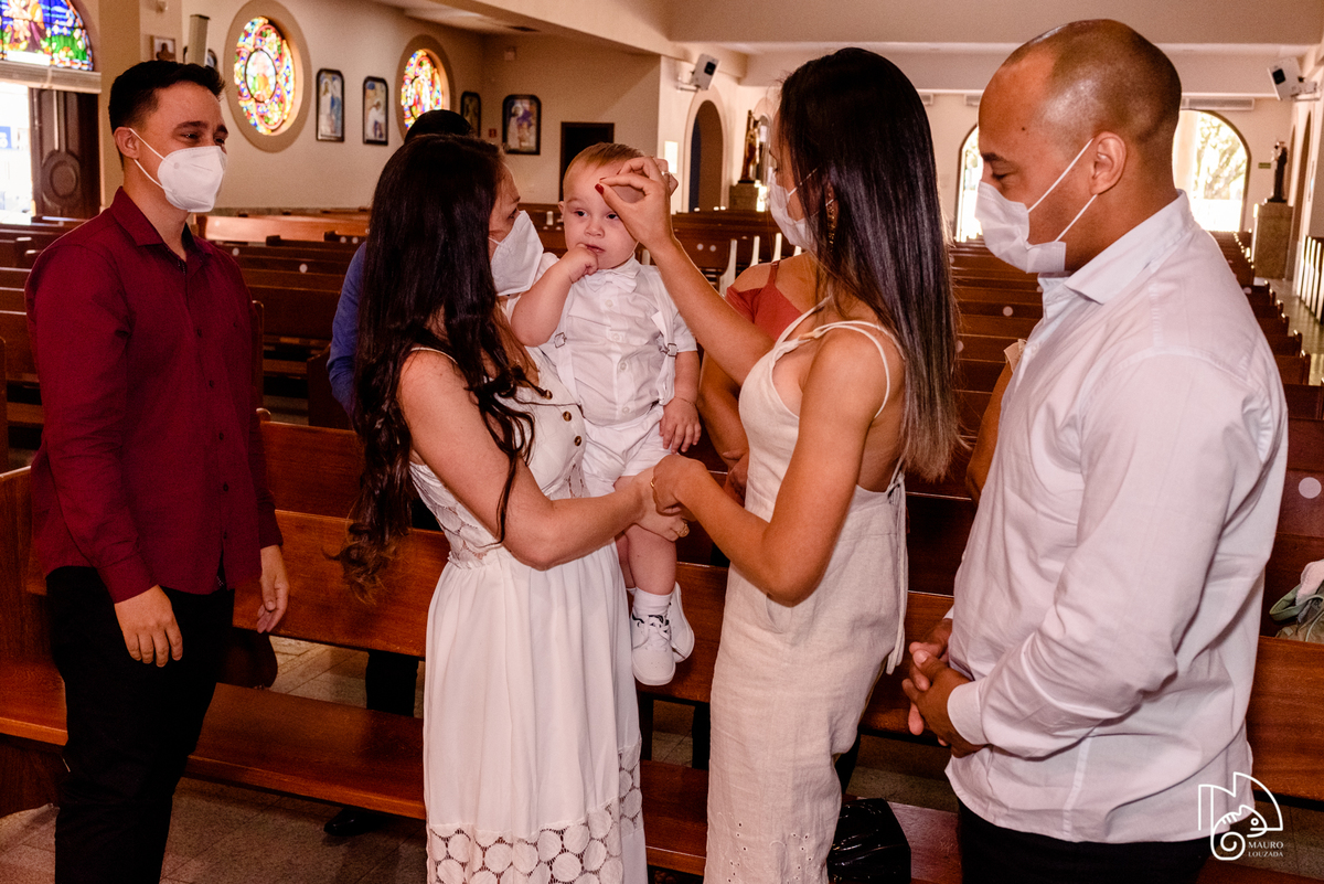 fotografias do batizado do benício, batismo católico, batismo aracruz, fotos do batizado do benício, batismo, sacramento do batismo, mauro louzada fotografia, sua história minhas fotos, fotógrafo aracruz, fotógrafo de casamento, fotógrafo de família