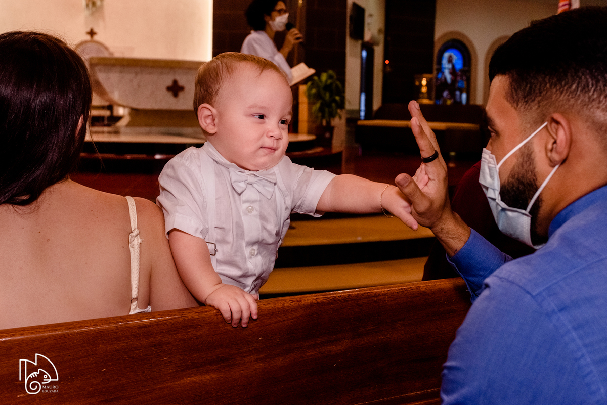 fotografias do batizado do benício, batismo católico, batismo aracruz, fotos do batizado do benício, batismo, sacramento do batismo, mauro louzada fotografia, sua história minhas fotos, fotógrafo aracruz, fotógrafo de casamento, fotógrafo de família