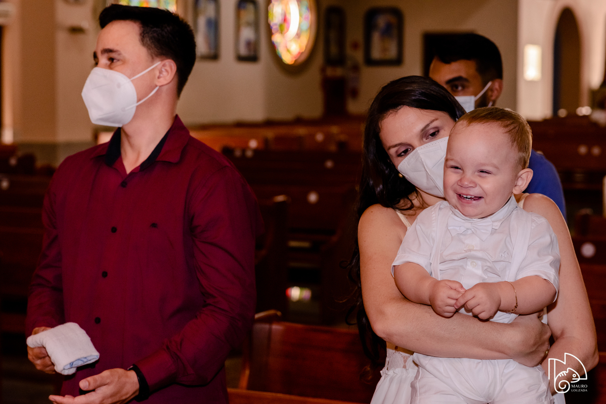 fotografias do batizado do benício, batismo católico, batismo aracruz, fotos do batizado do benício, batismo, sacramento do batismo, mauro louzada fotografia, sua história minhas fotos, fotógrafo aracruz, fotógrafo de casamento, fotógrafo de família