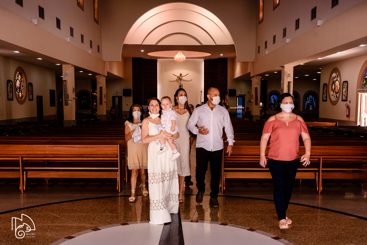 fotografias do batizado do benício, batismo católico, batismo aracruz, fotos do batizado do benício, batismo, sacramento do batismo, mauro louzada fotografia, sua história minhas fotos, fotógrafo aracruz, fotógrafo de casamento, fotógrafo de família