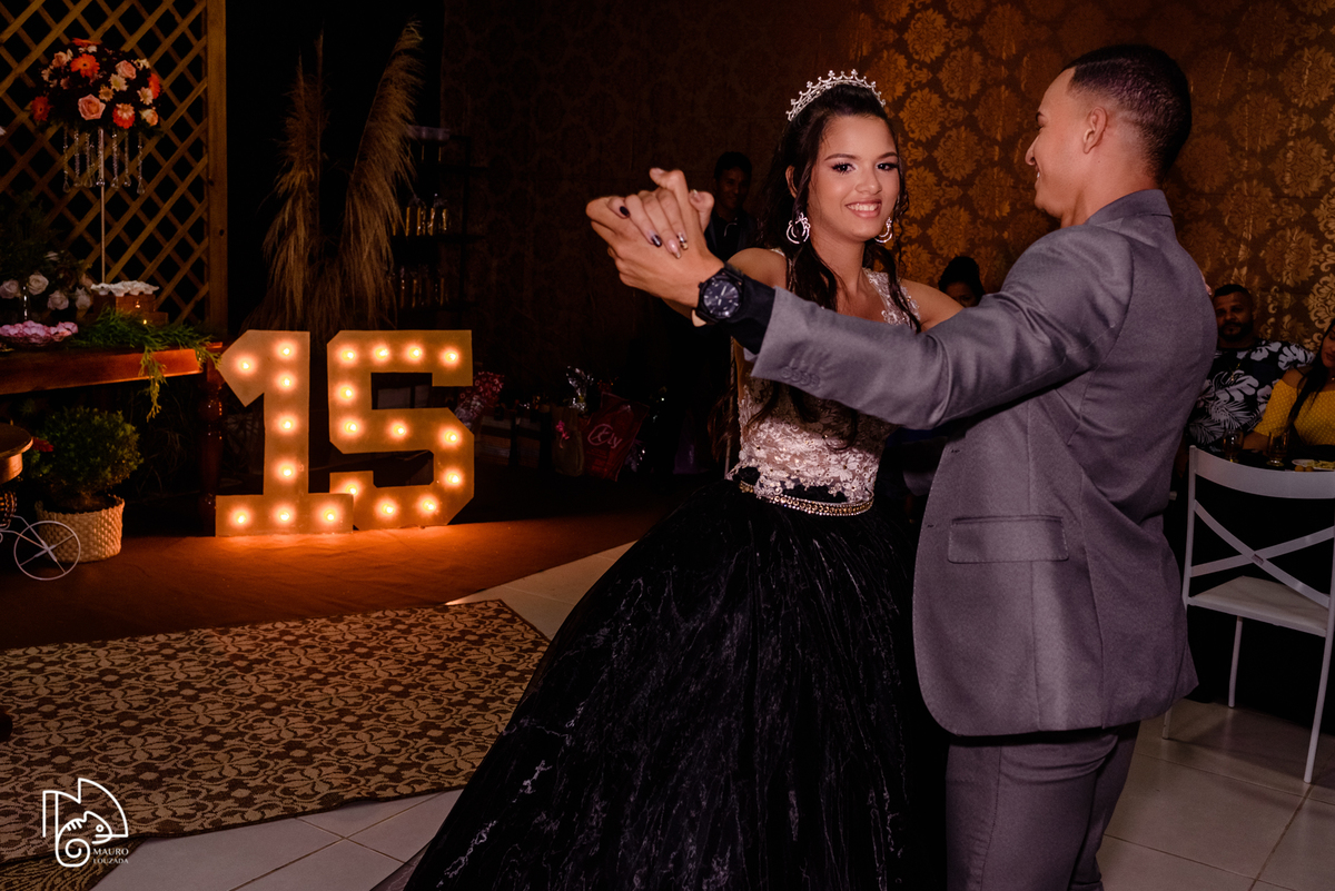 debutante raphaela, fotos da raphaela, 15 anos da raphaela, fotos do aniversário da raphaela, debutantes aracruz, mauro louzada fotografia, sua historia minhas fotos, fotografo aracruz, fotografias verdadeiras, fotos com história, historias de familia