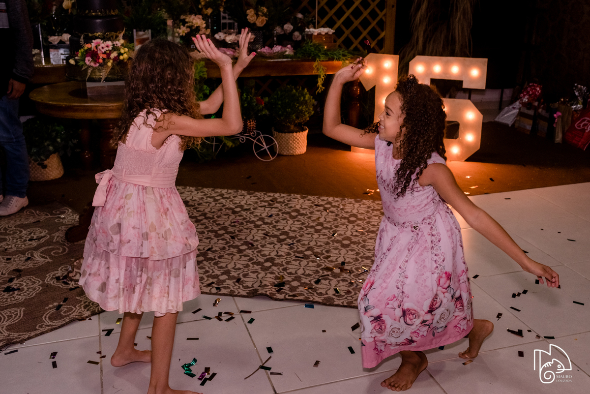 debutante raphaela, fotos da raphaela, 15 anos da raphaela, fotos do aniversário da raphaela, debutantes aracruz, mauro louzada fotografia, sua historia minhas fotos, fotografo aracruz, fotografias verdadeiras, fotos com história, historias de familia