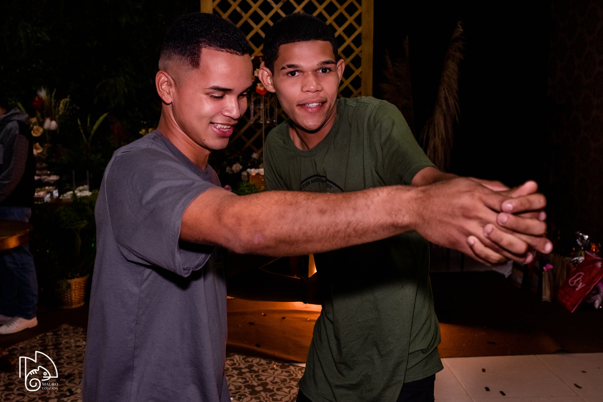 debutante raphaela, fotos da raphaela, 15 anos da raphaela, fotos do aniversário da raphaela, debutantes aracruz, mauro louzada fotografia, sua historia minhas fotos, fotografo aracruz, fotografias verdadeiras, fotos com história, historias de familia