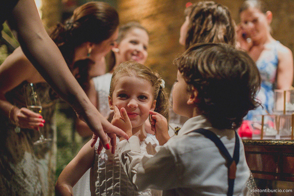 Crianças, só elas…