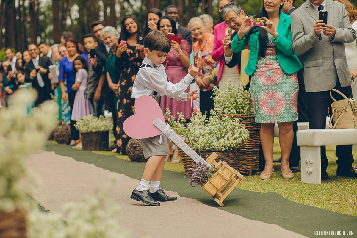 Crianças, só elas…