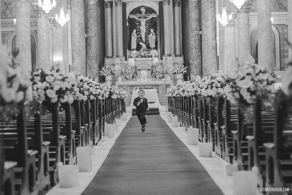 Crianças, só elas…