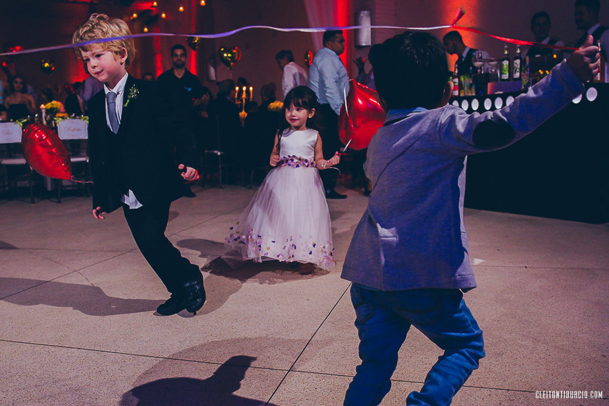 Crianças, só elas…