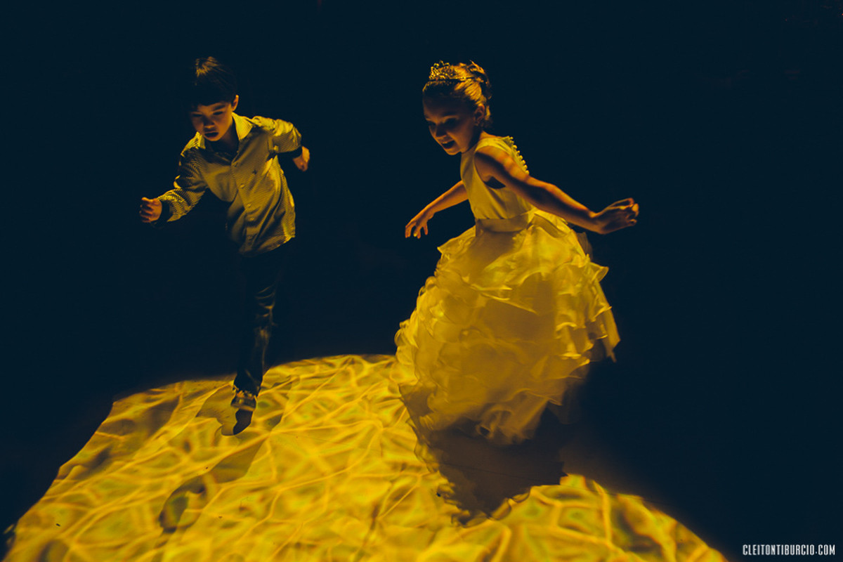 Crianças, só elas…