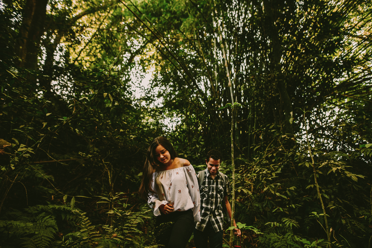 ensaio de casal na trilha, ensaio de casal aventureiro, pré wedding, 