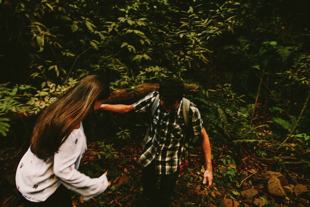 ensaio de casal na trilha, ensaio de casal aventureiro, pré wedding, 