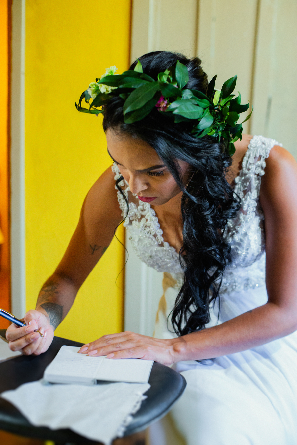 PENTEADO NOIVA, BUQUE DA NOIVA, TIARA DA NOIVA, CASAMENTO DE DIA, VESTIDO DE NOIVA, NOIVA TATUADA, FOTOGRAFO DE CASAMENTO INTIMO LONDRINA, MINI WEDDING, VOTOS DA NOIVA, CASAMENTO INTIMO NO HOTEL FAZENDA LUAR DE AGOSTO FAXINAL-PR, ELOPEMENT WEDDIN