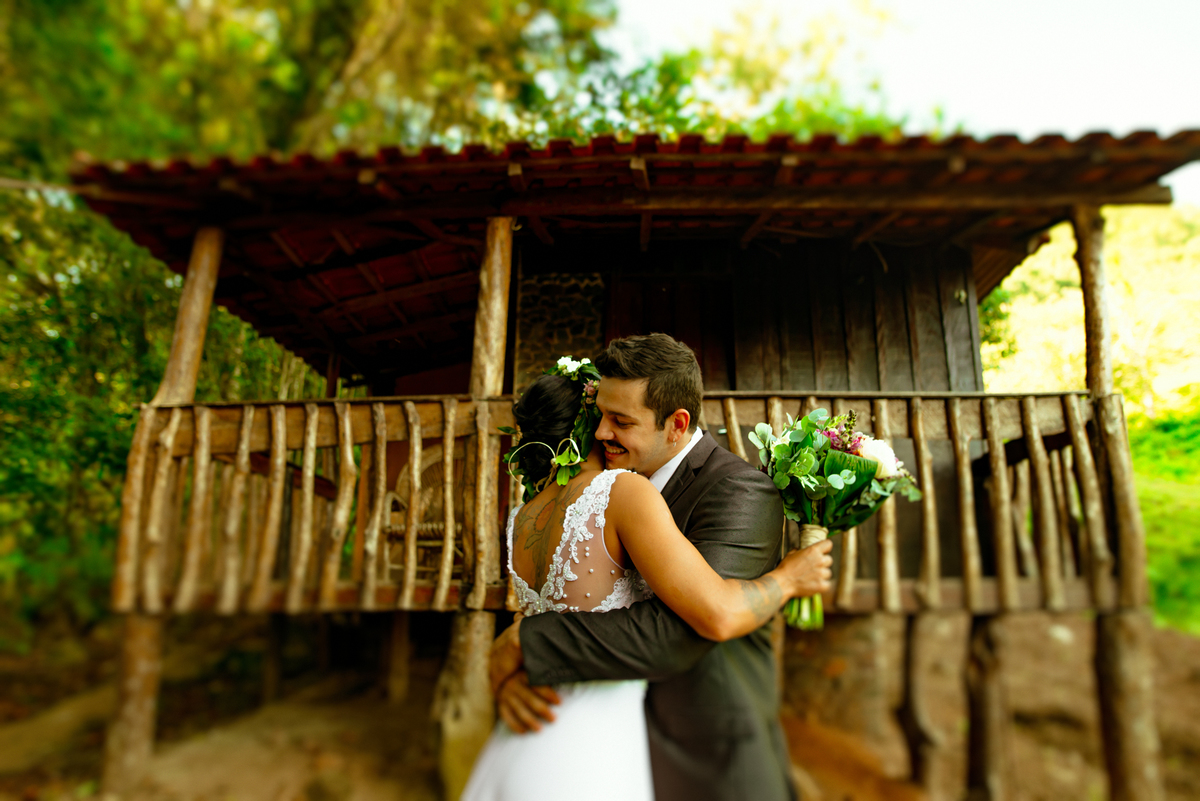 Elopement Wedding Londrina PR,  Casamento Intimo Parana, Casamento Intimo, noivos  casamento, casamento intimo fazenda luar de agosto faxinal, casamento de dia, fotografo de casamento intimo, fotografo de casamento sc, fotografo de casamento ceara, abraço