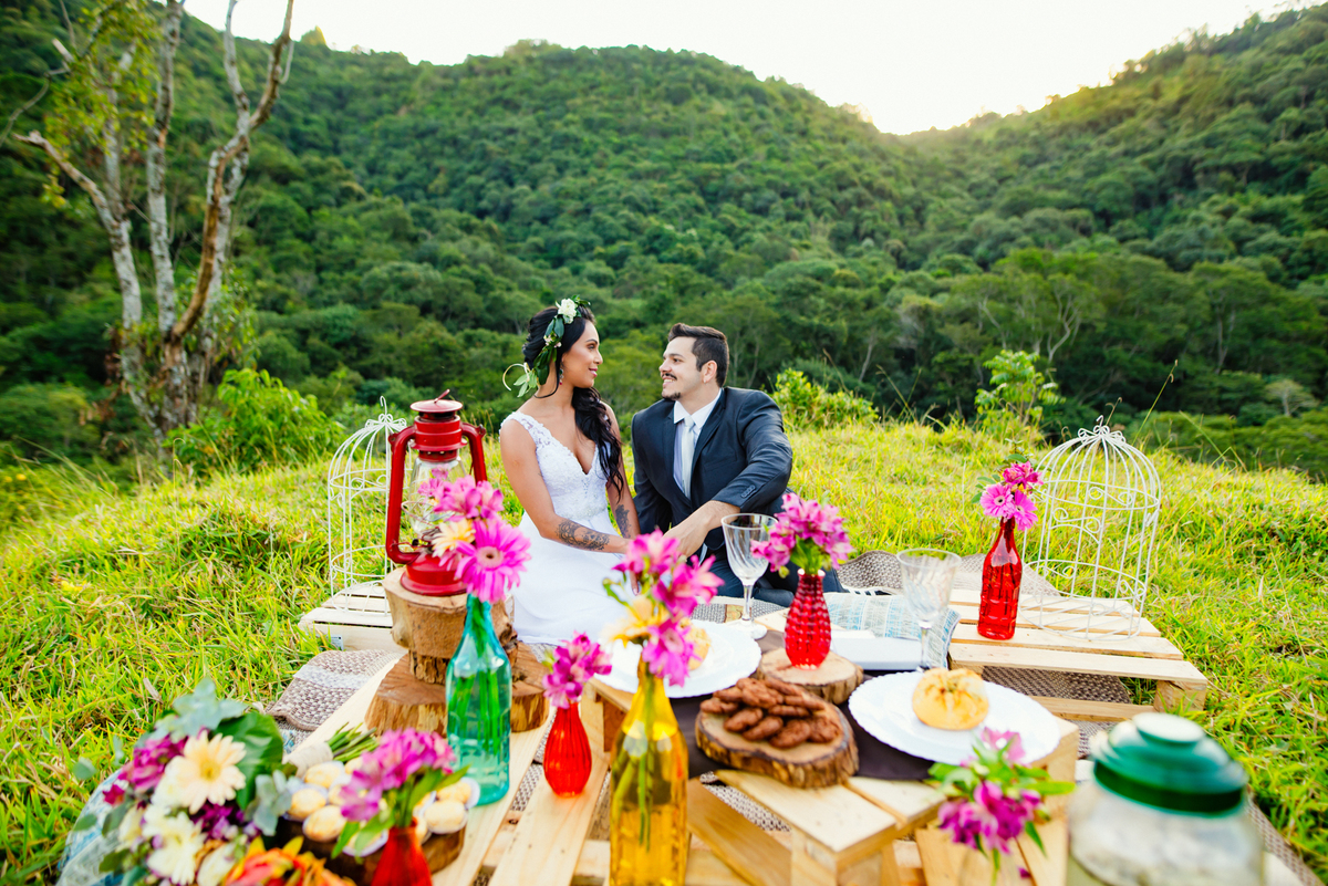 Elopement Wedding Londrina PR,  Casamento Intimo Parana, Casamento Intimo, noivos  casamento, casamento intimo fazenda luar de agosto faxinal, decoração casamento intimo, mesa de casamento de dia, decoração elopement wedding, fotos decoração casamento