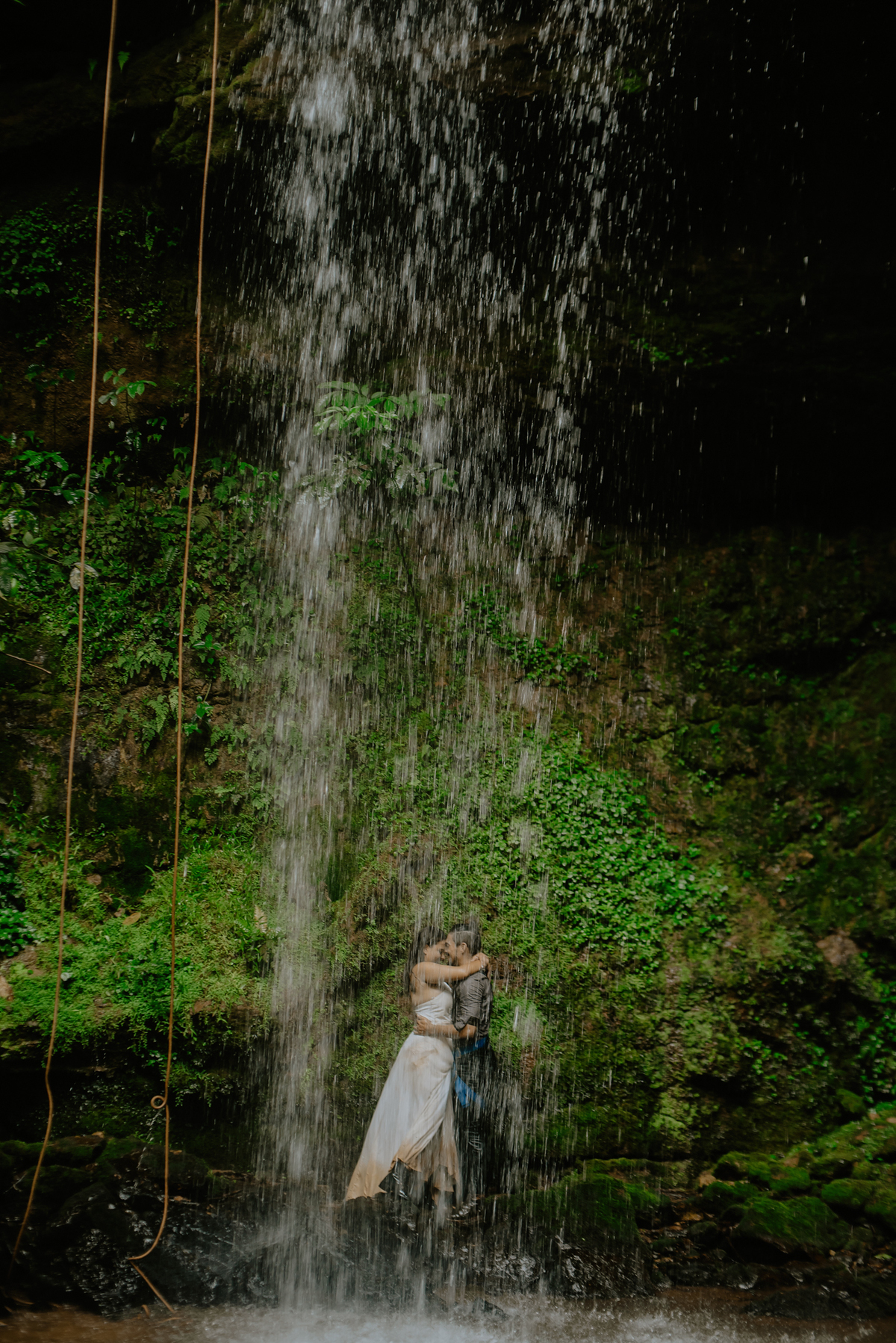  Elopement wedding faxinal-
PR, Elopement wedding rapel Paraná, Elopement wedding rapel Brasil, casal aventureiro rapel, noivos fazendo rapel