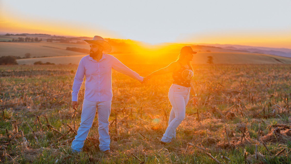 Faxinal PR , Londrina-PR,  ensaio de casal em Ibiporã, ensaio de casal em cambé ensaio de casal na por do sol