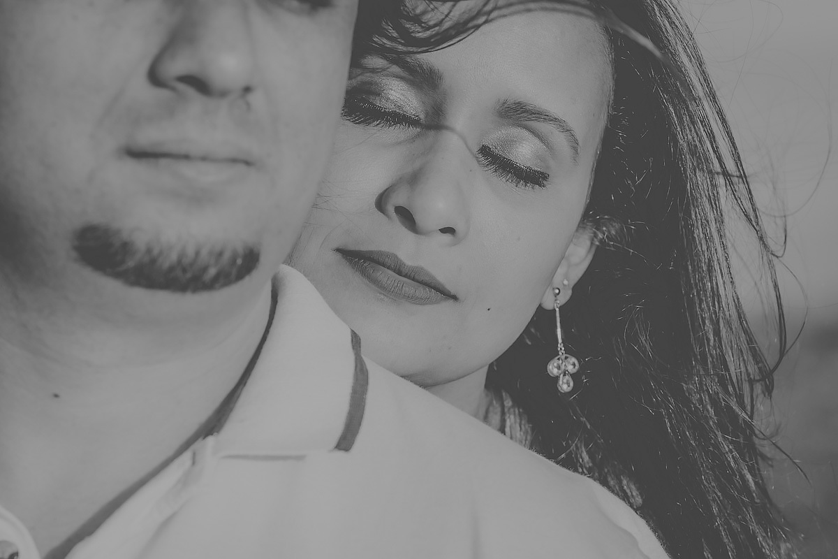 detalhe do rosto da noiva no ensaio per wedding na serra do rola moça