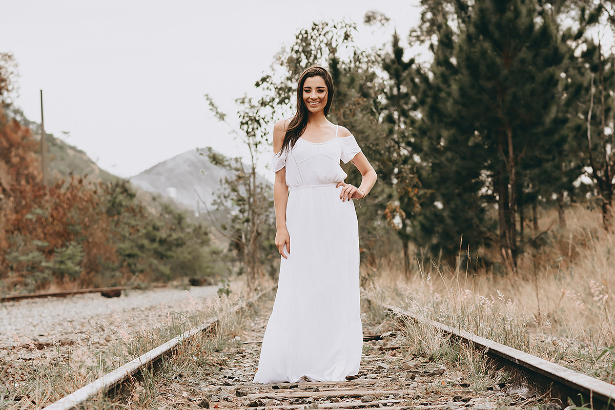 Ensaio feminino em Belo horizonte na linha de trem do Belvedere fotografo João Paulo