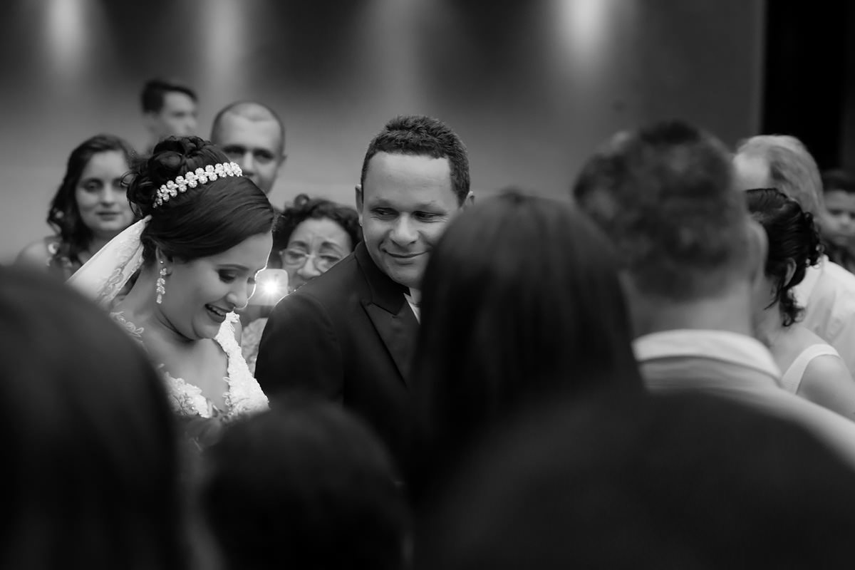 pai da noiva sorrindo na cerimonia de casamento em Belo Horizonte