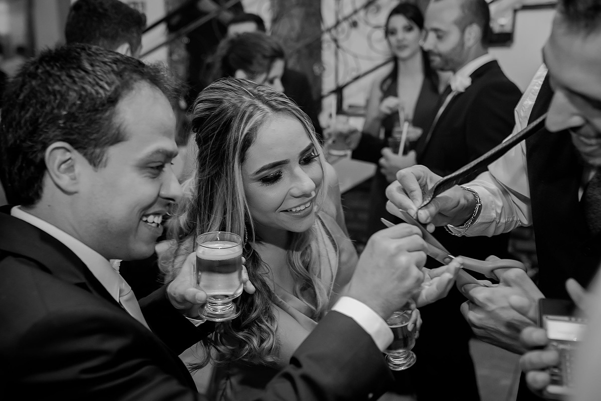 corte da gravata na festa de casamento em belo horizonte