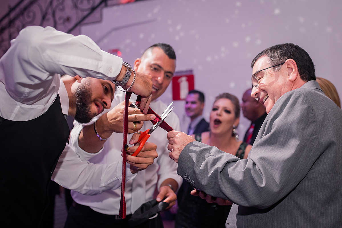 corte da gravata na recepçao de casamento em bh