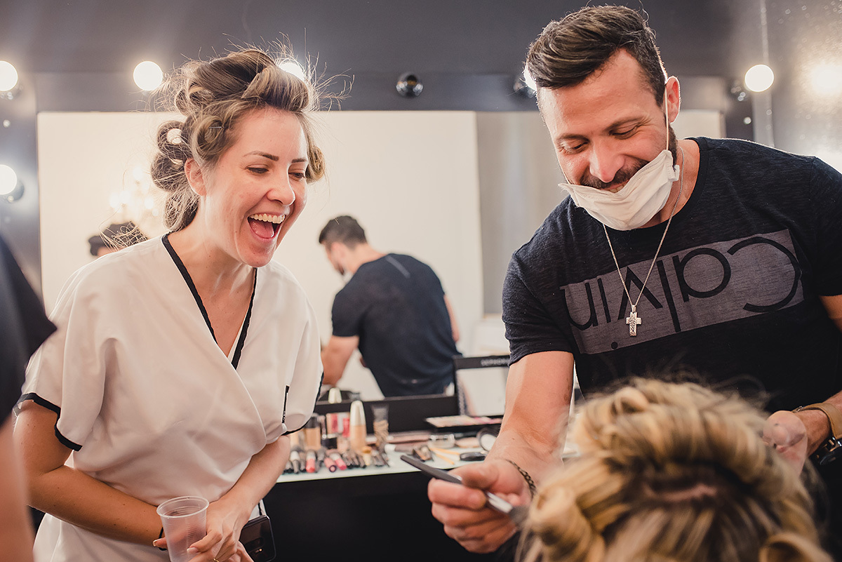 noiva feliz na foto do making off do fotografo de casamentos em belo horizonte joão paulo