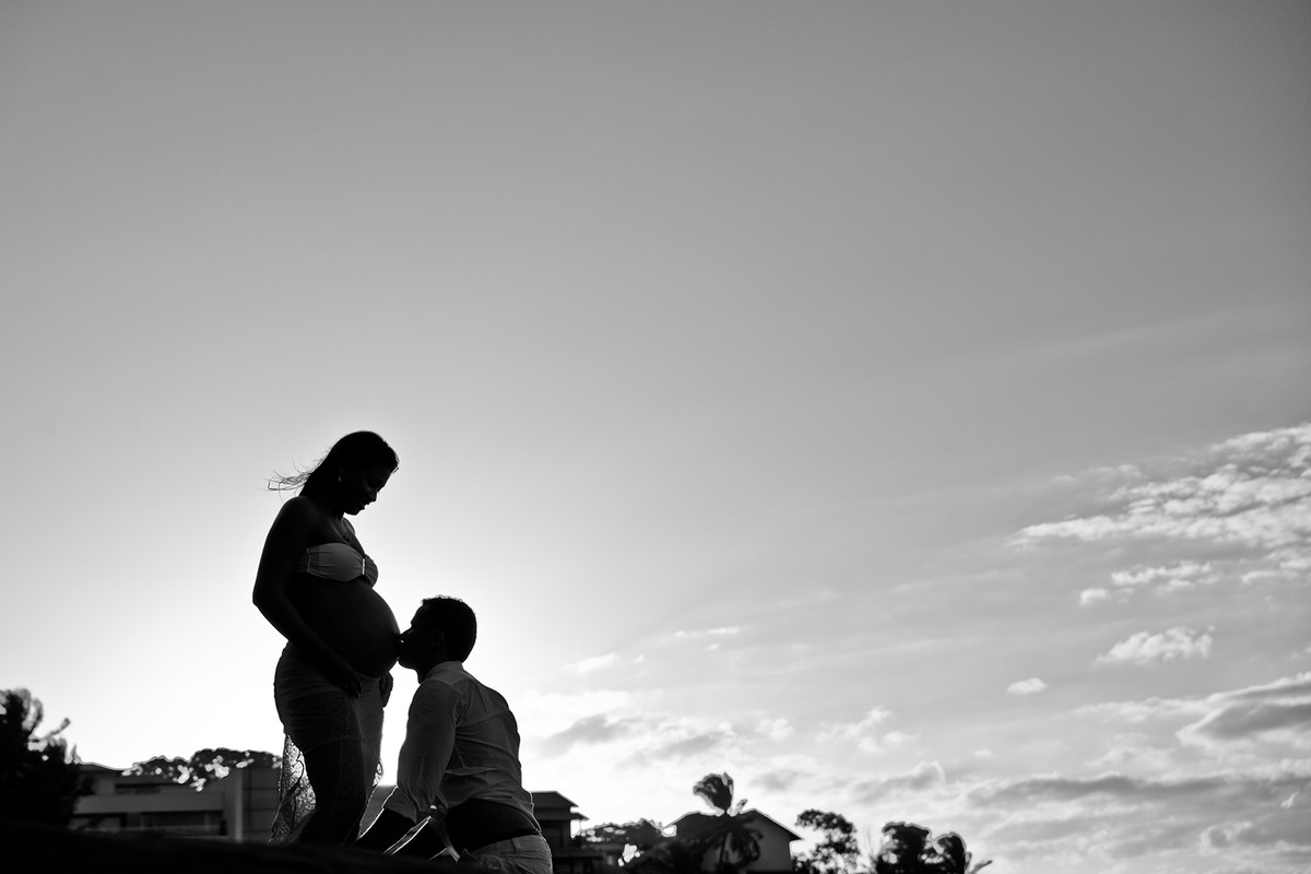 Ensaio de gestante na praia na ilha do Boi ES