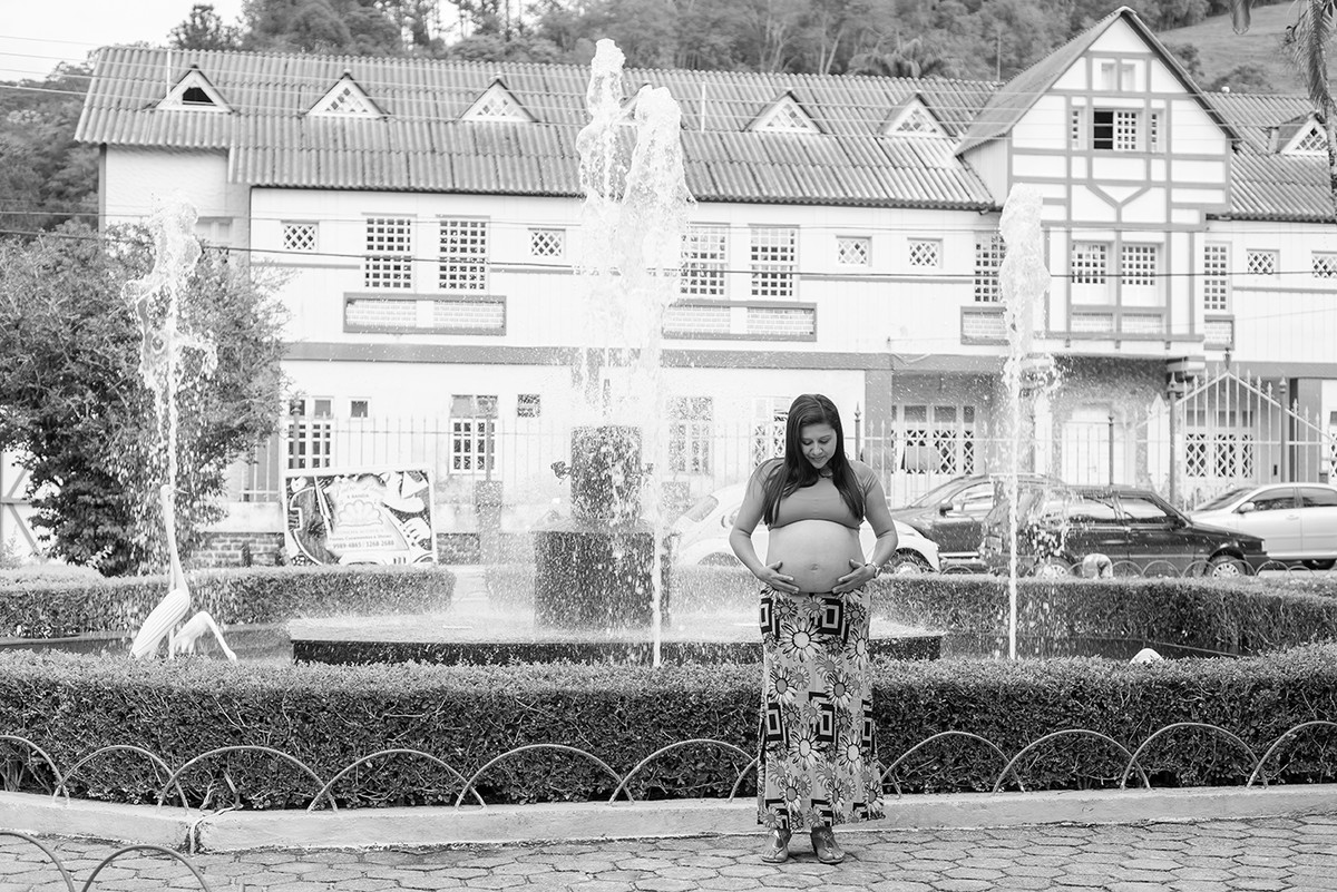 Gestante na praça em Domingos martins