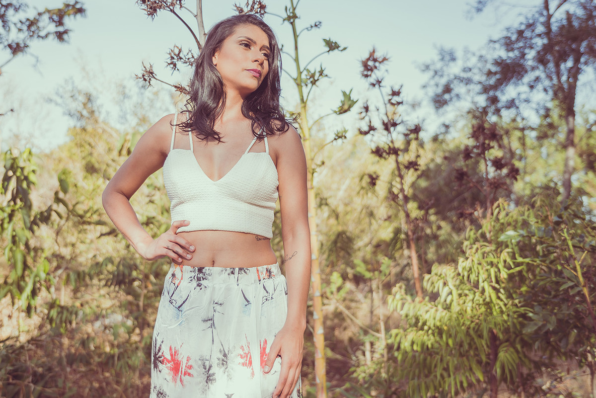Debuante fazendo pose para o ensaio fotográfico realizado em Lagoa santa MG