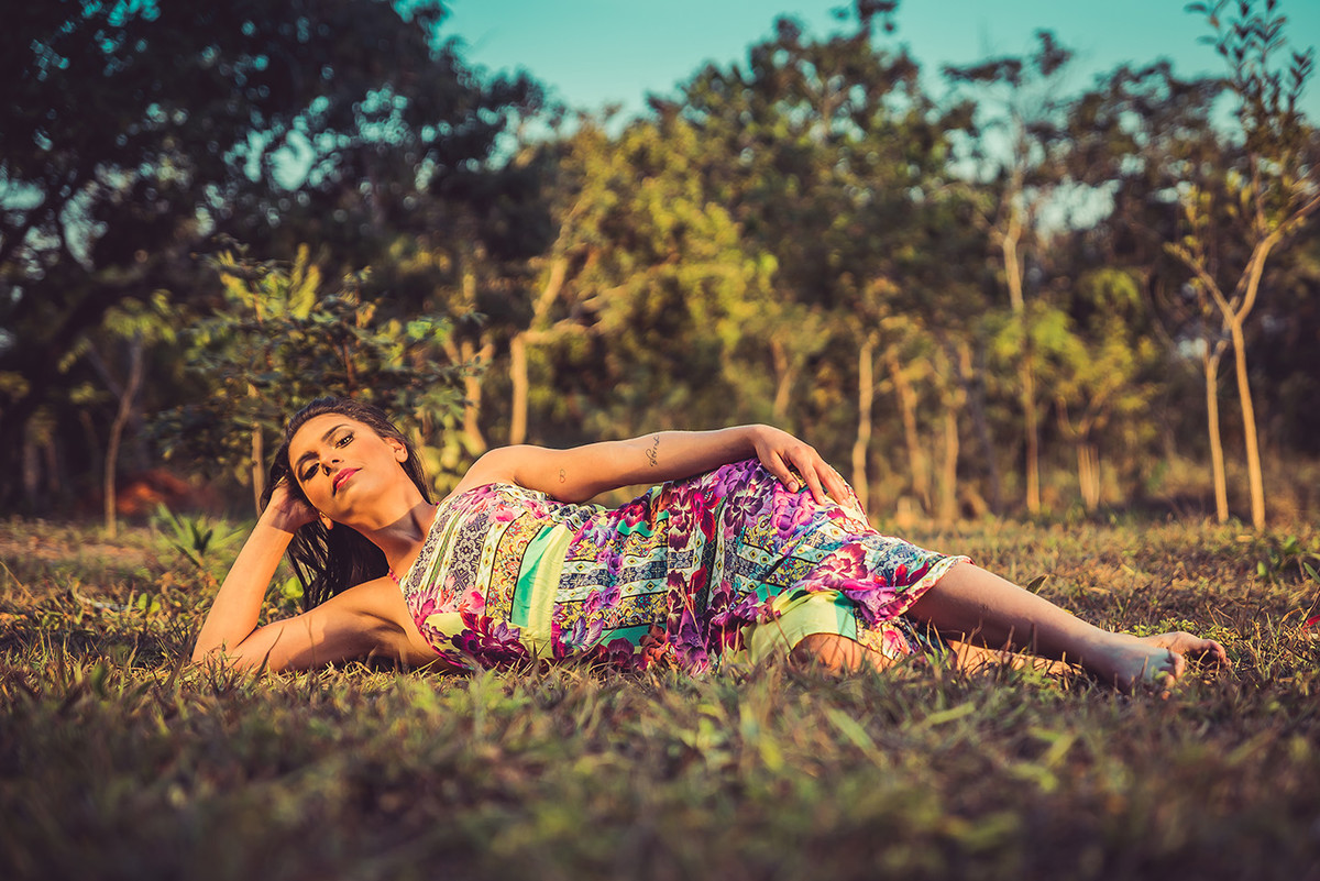Debutante dentada fazendo pose para o ensaio de 15 anos em Lagoa Santa MG