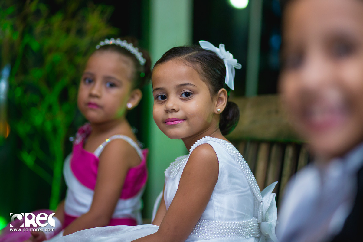 noiva, vestido de noiva, assesorio noiva, wedding, casamento, fotografo de casamento, video de casamento, ponto rec foto e cinema, emoção de casamento, noiva no altar