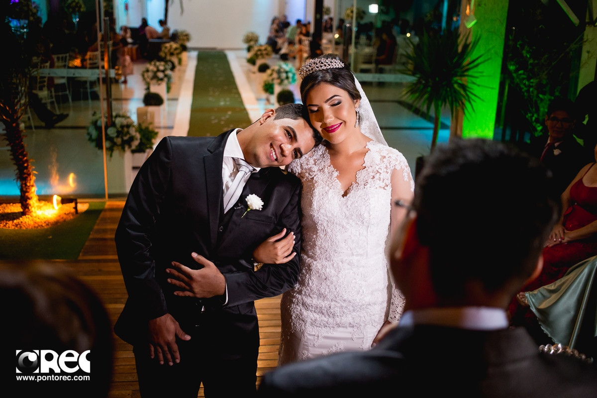 noiva, vestido de noiva, assesorio noiva, wedding, casamento, fotografo de casamento, video de casamento, ponto rec foto e cinema, emoção de casamento, noiva no altar, fotografo de casamento campo grande ms