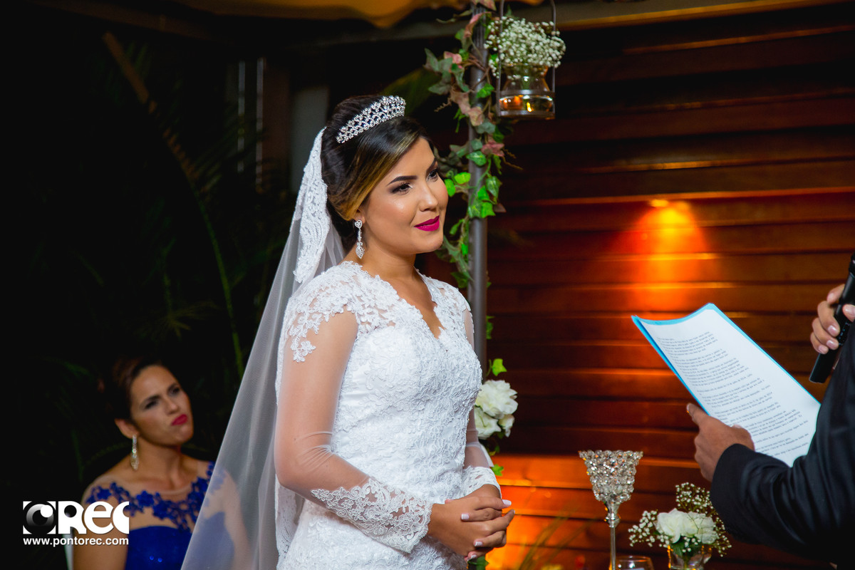 noiva, vestido de noiva, assesorio noiva, wedding, casamento, fotografo de casamento, video de casamento, ponto rec foto e cinema, emoção de casamento, noiva no altar, fotografo de casamento campo grande ms