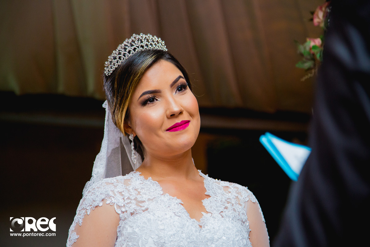 noiva, vestido de noiva, assesorio noiva, wedding, casamento, fotografo de casamento, video de casamento, ponto rec foto e cinema, emoção de casamento, noiva no altar, fotografo de casamento campo grande ms