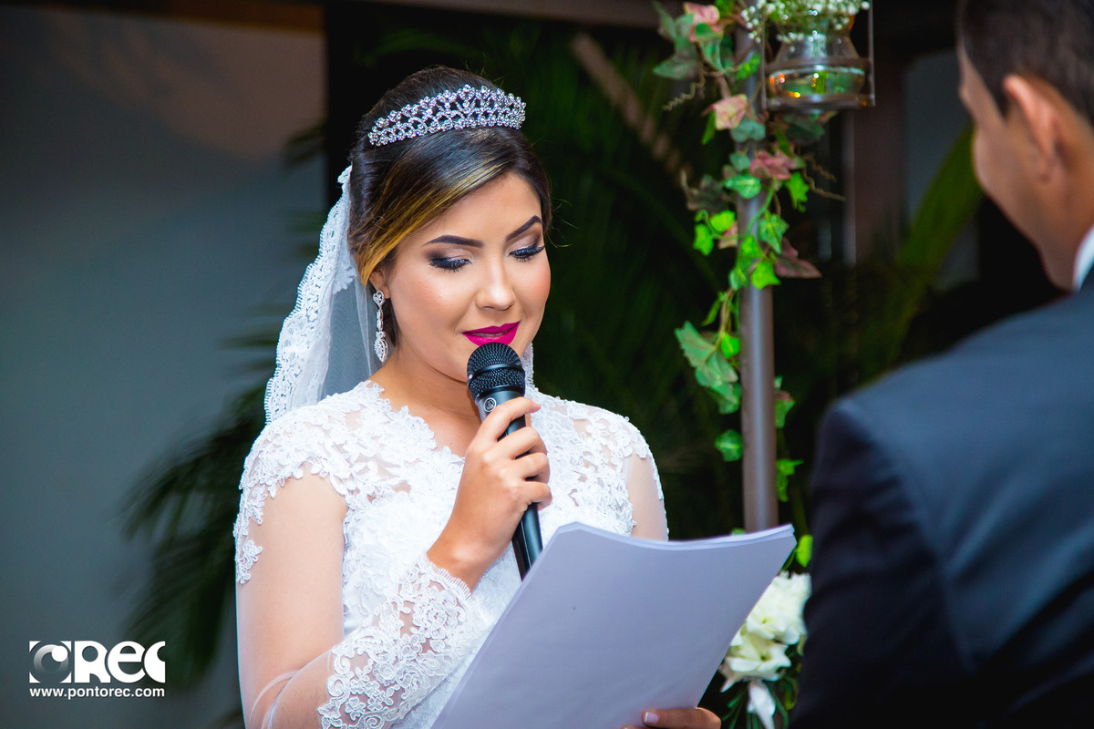 noiva, vestido de noiva, assesorio noiva, wedding, casamento, fotografo de casamento, video de casamento, ponto rec foto e cinema, emoção de casamento, noiva no altar, fotografo de casamento campo grande ms