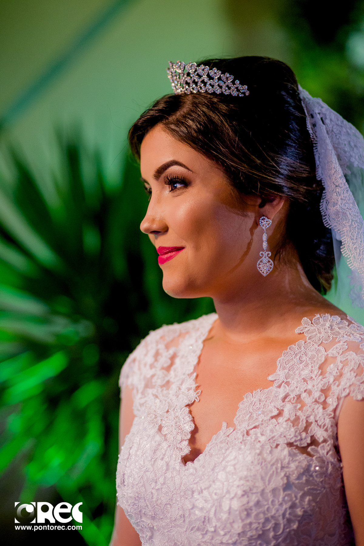 noiva, vestido de noiva, assesorio noiva, wedding, casamento, fotografo de casamento, video de casamento, ponto rec foto e cinema, emoção de casamento, noiva no altar, fotografo de casamento campo grande ms
