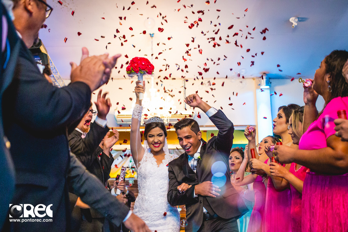 noiva, vestido de noiva, assesorio noiva, wedding, casamento, fotografo de casamento, video de casamento, ponto rec foto e cinema, emoção de casamento, noiva no altar, fotografo de casamento campo grande ms